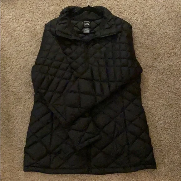 The North Face Quilted Black Snow Jacket - Picture 2 of 5
